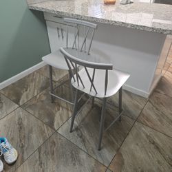 2 Bar Stools 