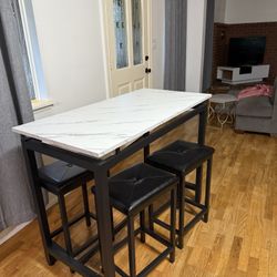 Dining Table And 4 Chairs 