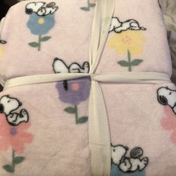 Snoopy Velvet loft Blanket New Never Used Size Is Full/ Queen 90inx90in
