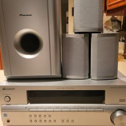 (Pioneer Audio Multi-Channel Receiver Model SX-315 )  Plus 4 Speakers 