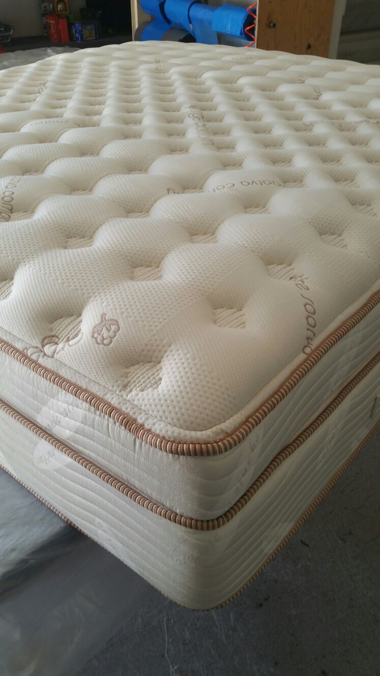 Saatva Ultra Plugs Hybrid Mattress