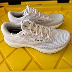 Women’s Brooks
