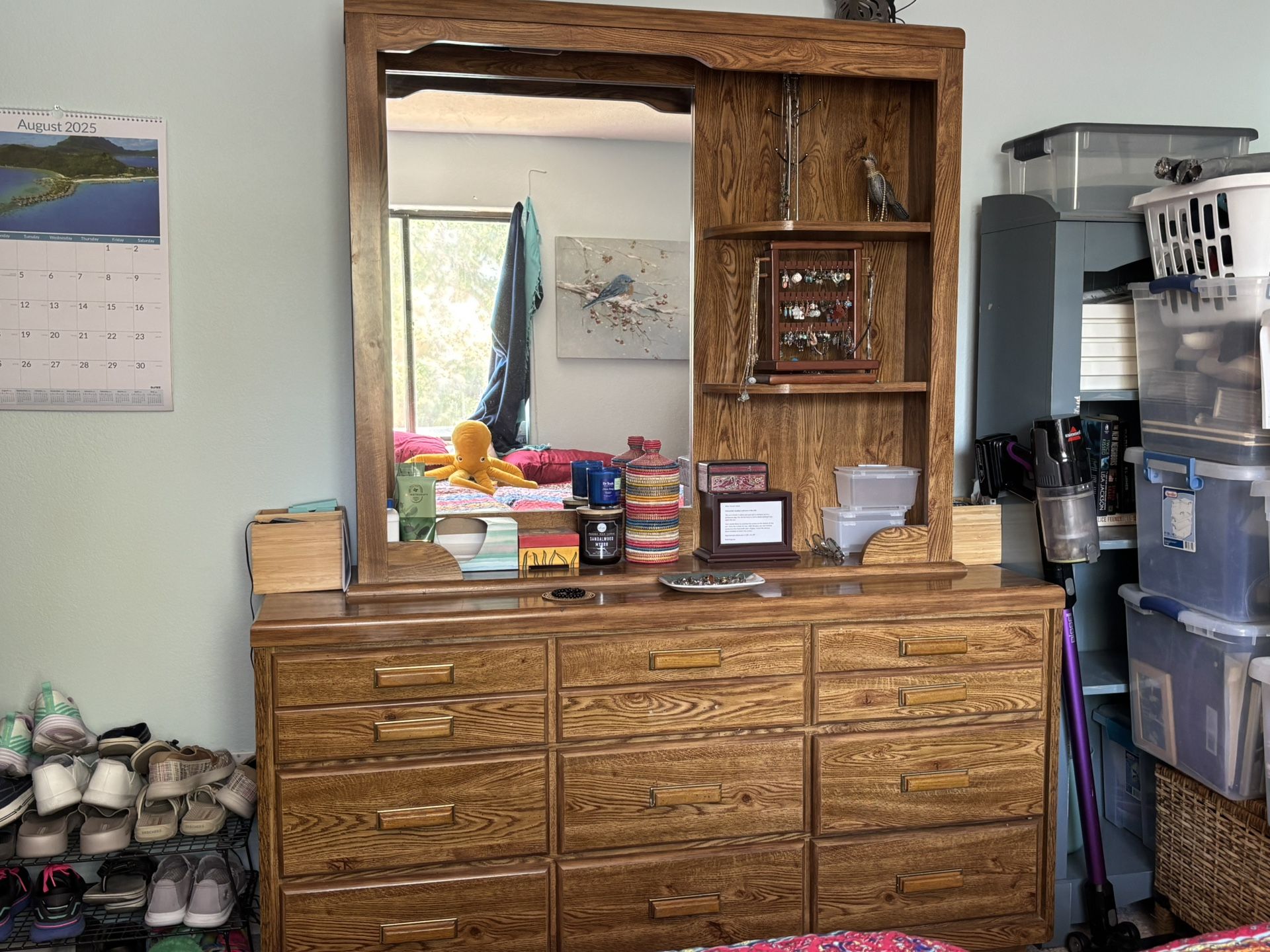 Dresser With Mirror