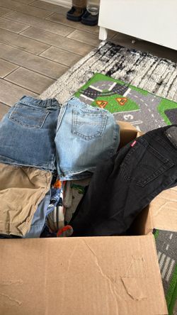 Box Size 5-6 Clothes A lot Of Shorts