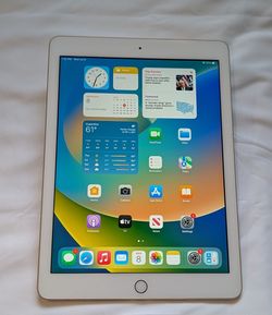 VERY NICE GOLD APPLE iPad 5 32GB WIFI