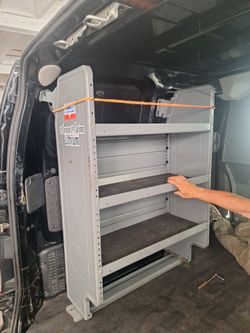 Almacenamiento para mini van