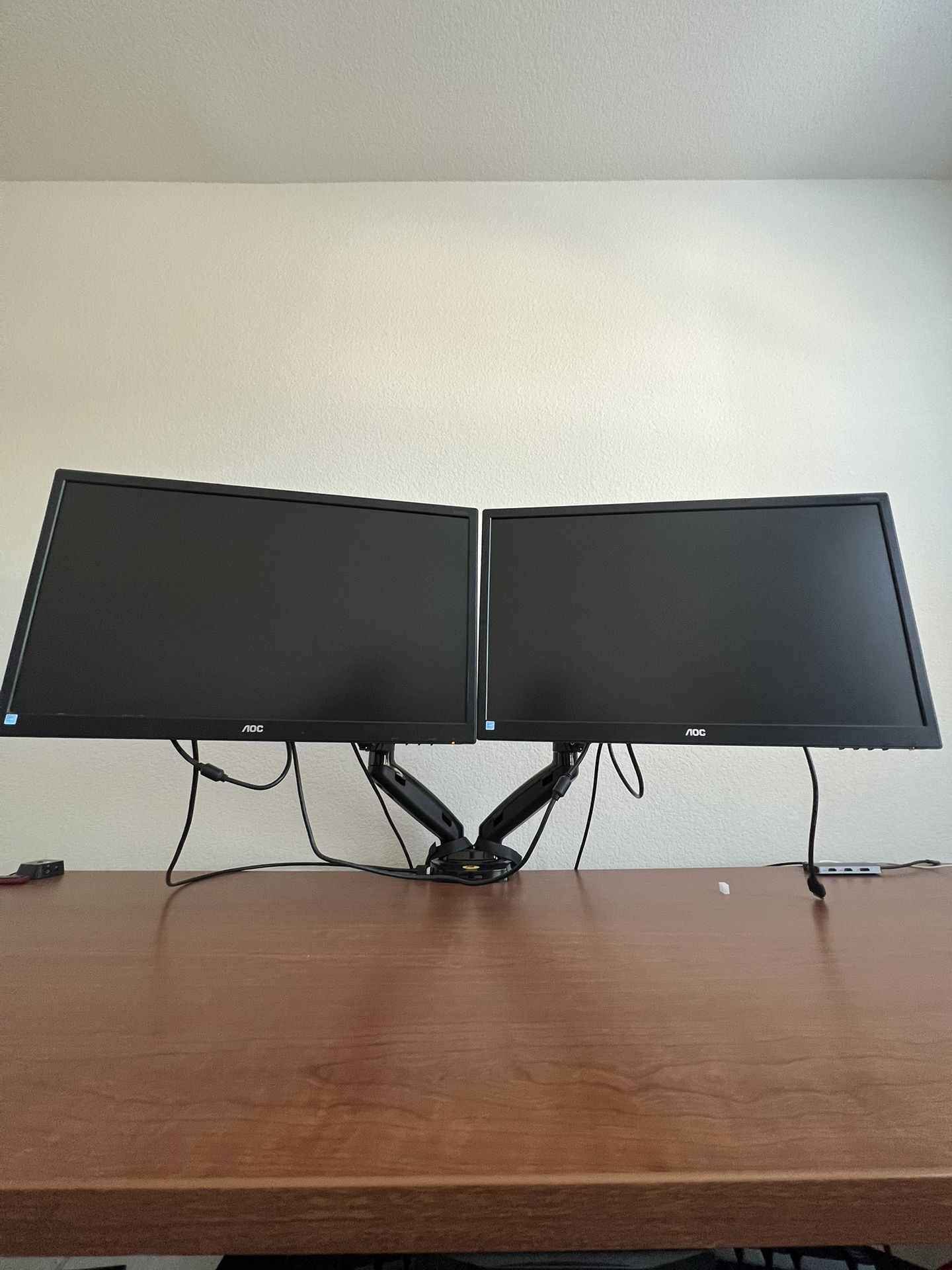 Dual Monitors AOC 23.6” (equivalent to 47”) + Dual Arms