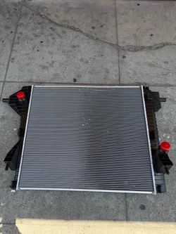 2008 to 2016 Ford F250/F350/F450/F550 Super Duty Automatic Transmission Radiator