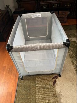Portable crib