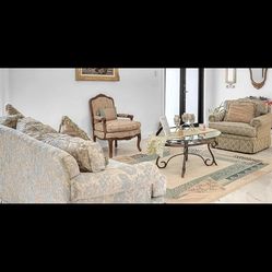 Living room set with center table