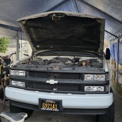 Chevy Cheyenne 1500 5.7 V8