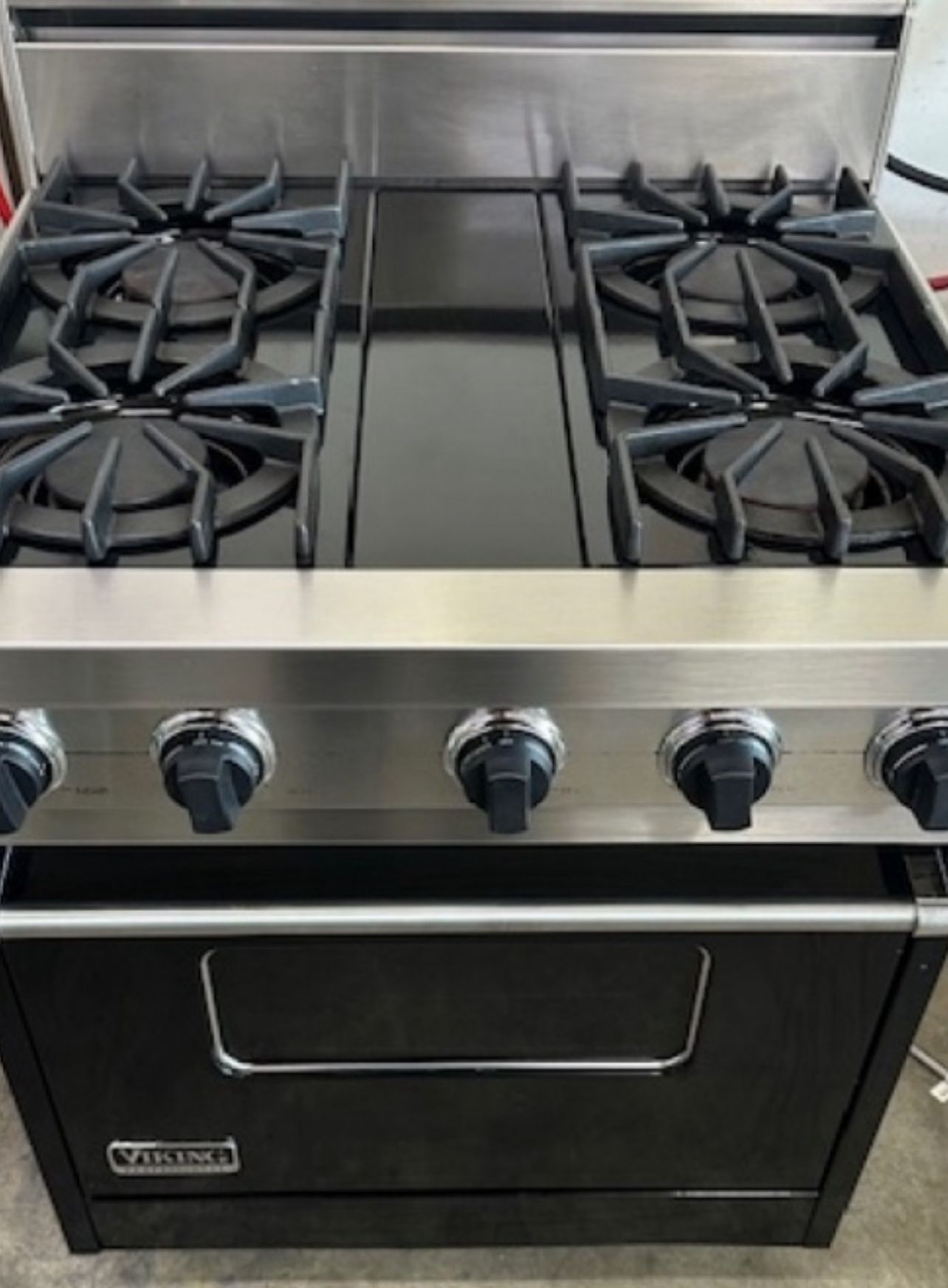 30” VIKING PROFESSIONAL GAS RANGE 4 OPEN FIRE BURNERS “”WORKS GREAT “ BLACK/ STAINLESS