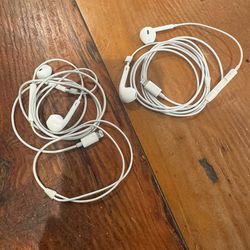 2x Original Apple EarPods Lightning – Genuine Wired iPhone Headphones Bundle