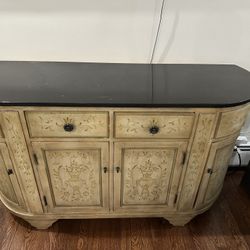 Credenza 