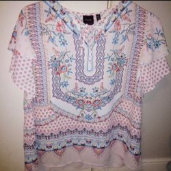 Really Cute Ladies Size Small Blouse