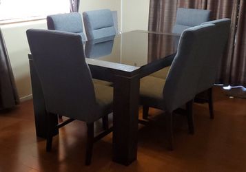 6 chairs and dining table