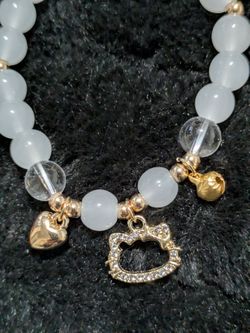 Hello Kitty glass beaded bracelet with gold toned accents