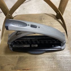 Staples Arc System Desktop Punch