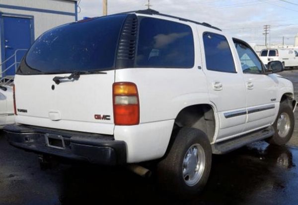 2003 GMC YUKON 5.3L 2WD FOR PARTS — 90 DAY WARRANTY ENGINE AND TRANS WE