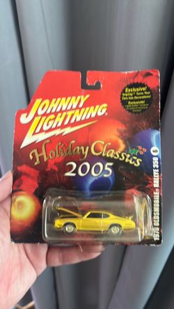 Johnny Lightning Holiday Classics 2005 Oldsmobile Rallye 350