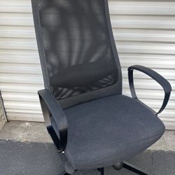 MUST SELL nice IKEA MARKUS ergonomic swivel desk office chair WFH