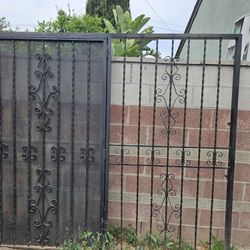 Gate