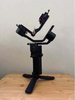 DJI RS 3 Mini Gimbal Stabilizer