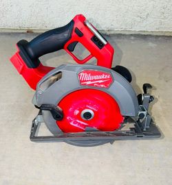Milwaukee Fuel 2834-20 7-1/4” M18 Cordless Circular Saw (Tool only)