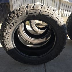 4 llantas 33.12.50.20 En Buenas Condiciones 