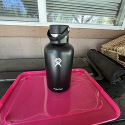 Hydro flask 64oz USED