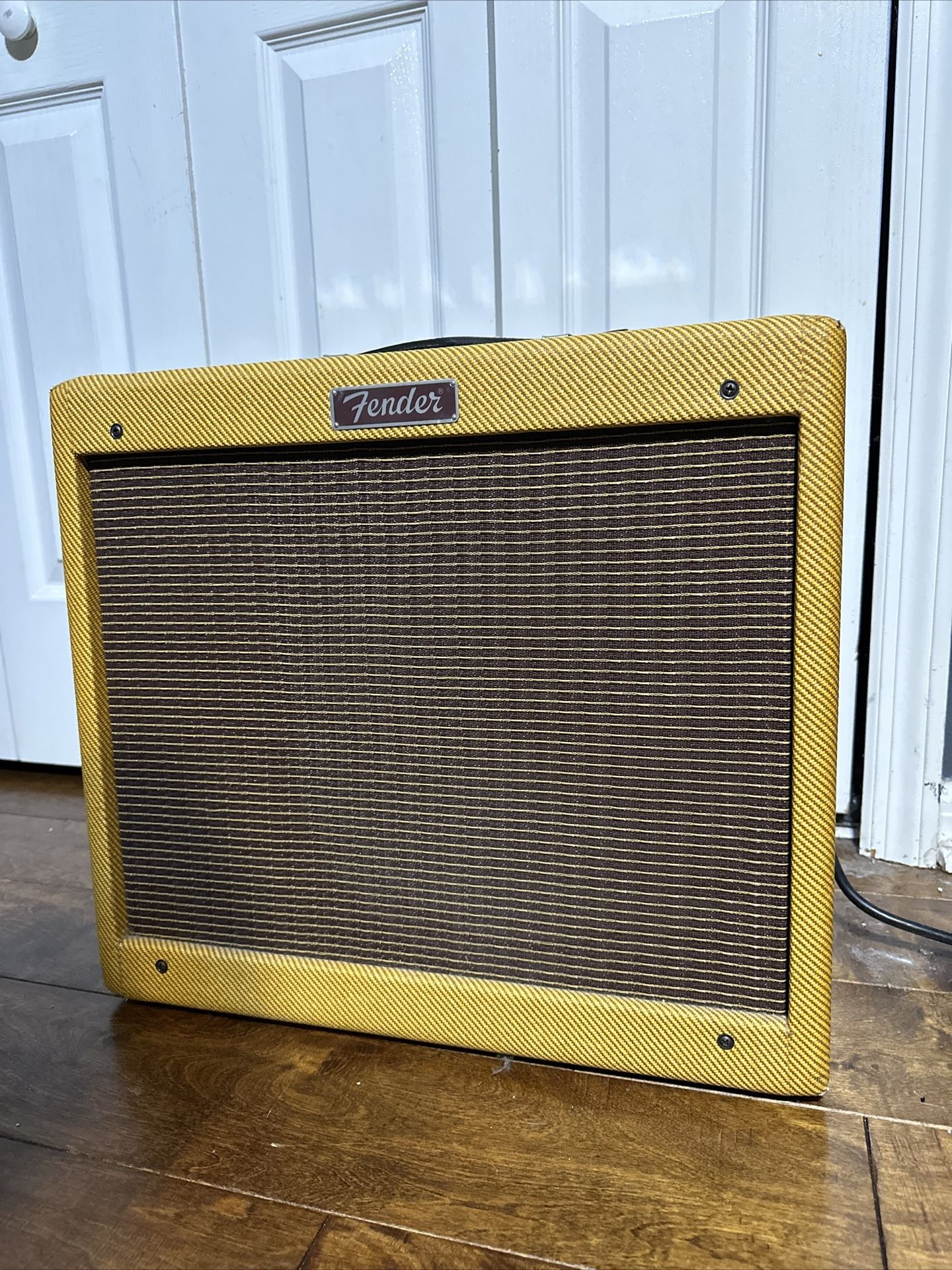 Fender Blues Junior 120V Guitar Amplifier - Limited Edition Lacquered Tweed