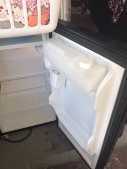 refrigerador en buena condiciónes todo le trabaja