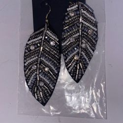 Leaf diamond design earring