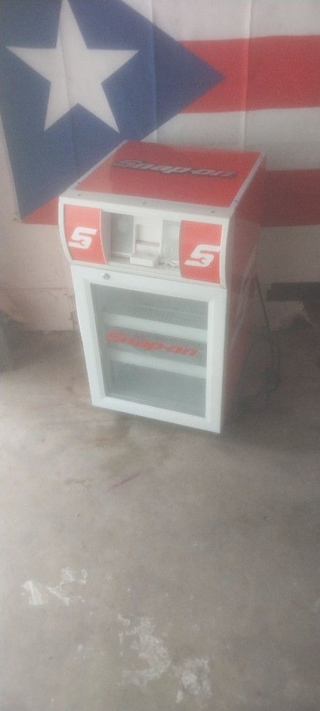 SNAP ON COOLER GREAT CONDICTION EVERY THING WORKS FINE