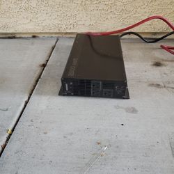 Road pro RPpl-2500W 2000/5000 Watt DC
To AC Power 
lnvert er