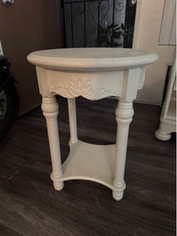 Shabby chic end table