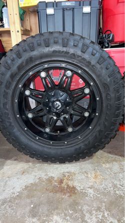 20 inch Fuel Hostage rims with 35 inch Duratrac tires