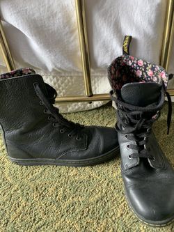 Doc marten boots size 9