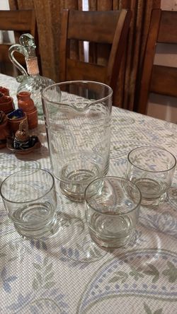 Small Jar w/3 glass cups