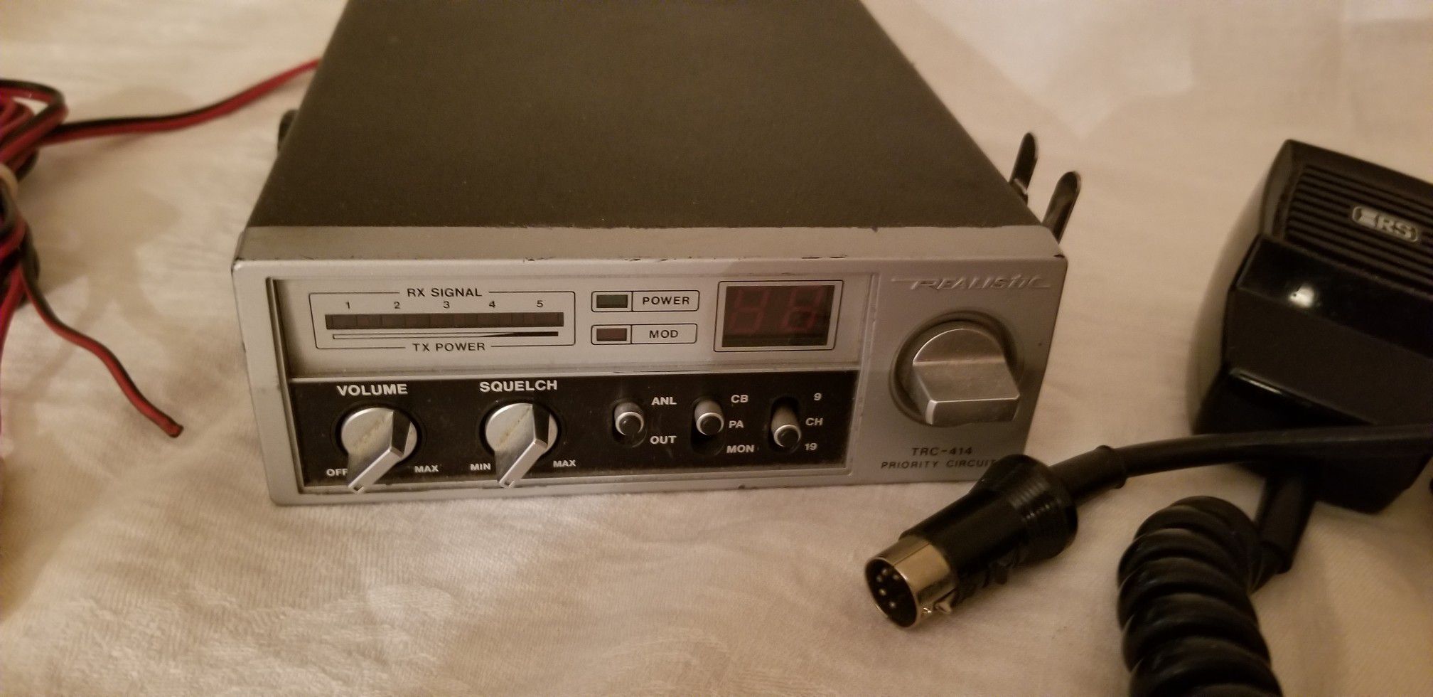 old school cb radio mint condition with mike like new