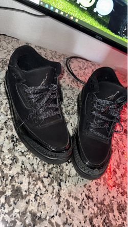 Black cat Jordan 3s