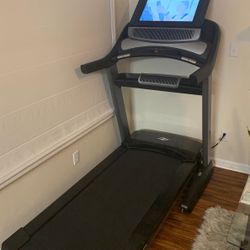 NordicTrack Commercial 2950 Treadmill