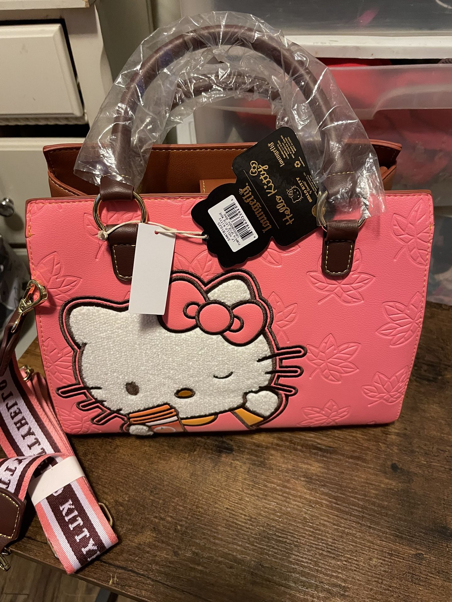 pink hello kitty purse