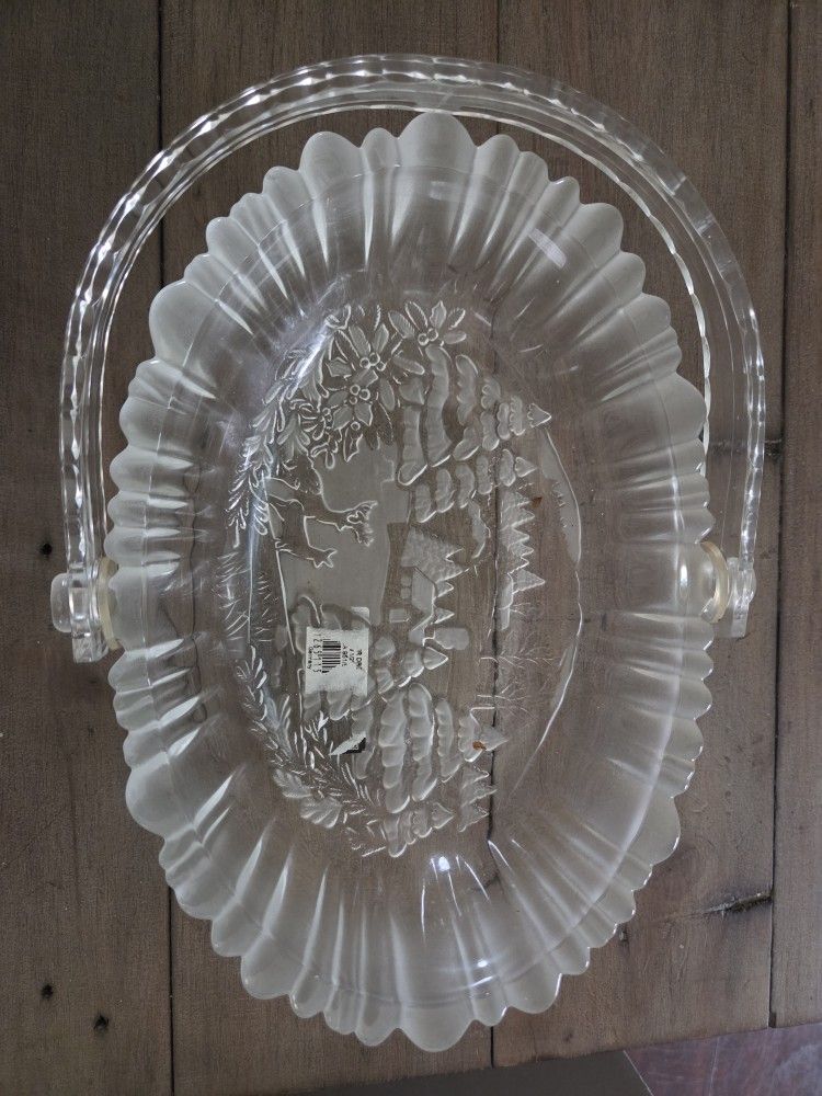 MIKASA WINTER DREAMS SNOW DEER CABIN SCENIC FROSTED 9 5/8" BASKET 2001-2008