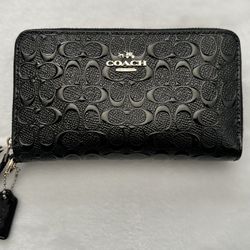 Coach Wallet Gently Used Medium size