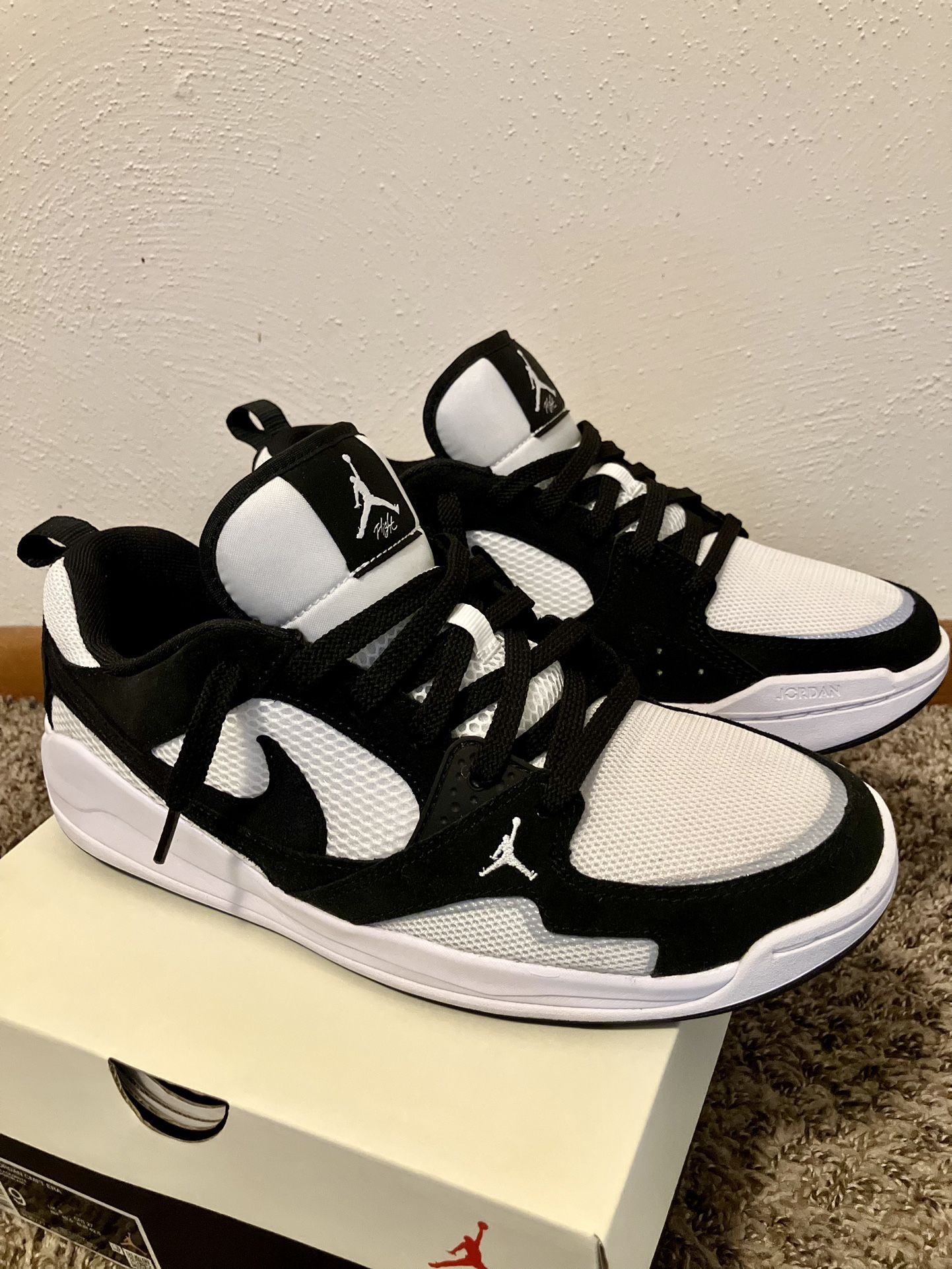 Jordan CMFT ERA. “Panda” Size 9