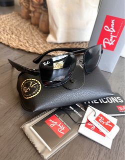 New RayBans - Box, Pouch Cloth All Included