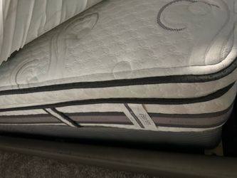 Queen size matress