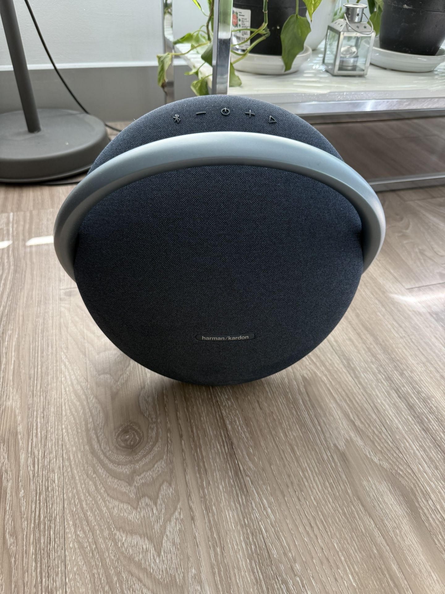 harman kardon onyx 8 speaker