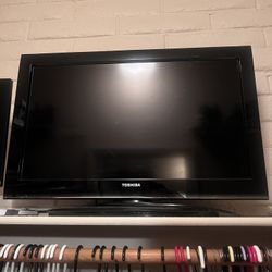 32 Inch Toshiba
